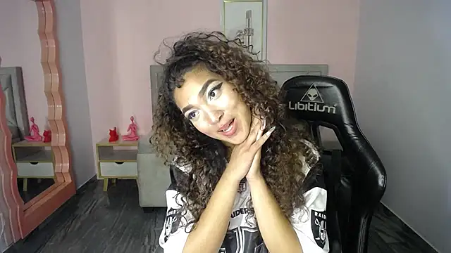 Snapshot of CamilaVixen_ch chatting on 07/01/26, 01:40 CamilaVixen ch online show from 07/01/26, 01:40