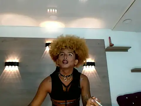 Snapshot of AshleySofiaThenison chatting on 06/12/26, 03:05 AshleySofiaThenison online show from 06/12/26, 03:05