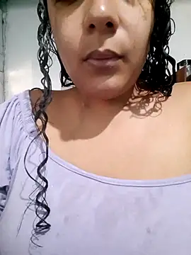 bruninhasurfi online show from 06/10/26, 02:49