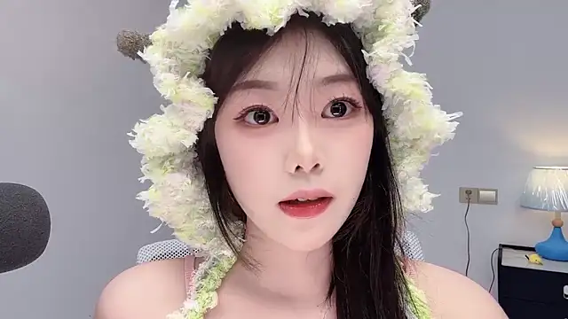 Snapshot of smalldaiwang chatting on 06/20/26, 02:58 smalldaiwang online show from 06/20/26, 02:58