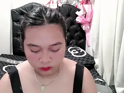 Snapshot of sexy_liciousxx chatting on 06/30/26, 12:00 sexy liciousxx online show from 06/30/26, 12:00