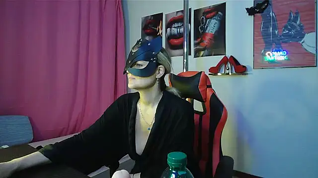 LolaSelvaggia online show from 06/09/26, 10:21