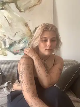 Ella Bloom online show from 06/21/26, 09:01