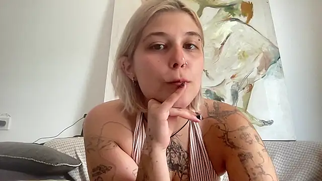Ella Bloom online show from 07/07/26, 09:57