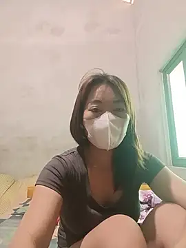 Snapshot of -Trinina- chatting on 06/17/26, 05:32 -Trinina- online show from 06/17/26, 05:32