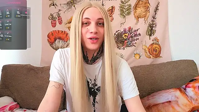 Snapshot of Chloecherry chatting on 06/19/26, 06:18 Chloecherry online show from 06/19/26, 06:18