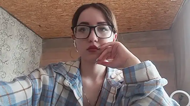 OliviaMoment online show from 06/07/26, 10:08