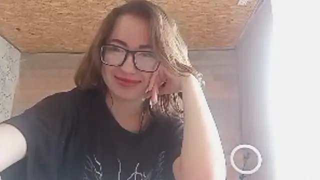 OliviaMoment online show from 06/13/26, 09:18