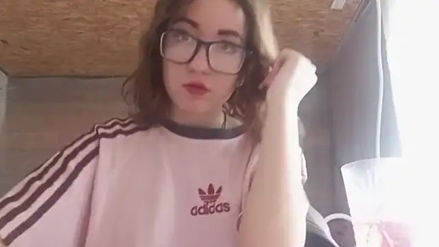 OliviaMoment online show from 06/30/26, 08:59