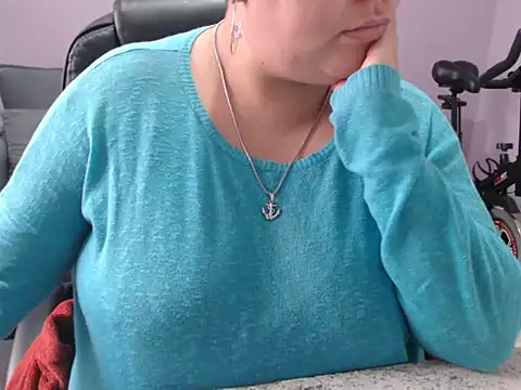 Snapshot of June_Osborne chatting on 05/29/26, 06:06 June Osborne online show from 05/29/26, 06:06