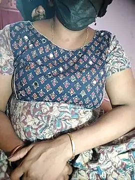 Snapshot of mallu_bindhu chatting on 07/21/26, 07:05 mallu bindhu online show from 07/21/26, 07:05