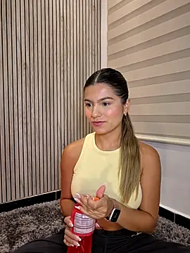 Snapshot of emilyvex chatting on 07/19/26, 05:11 emilyvex online show from 07/19/26, 05:11
