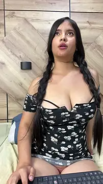 Lara petit online show from 06/08/26, 01:28