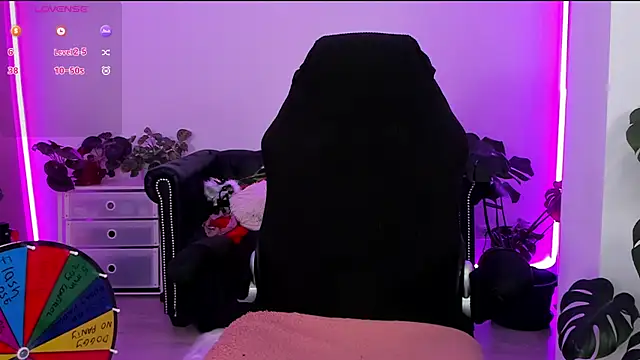 LindaWhite  online show from 01/24/25, 05:00