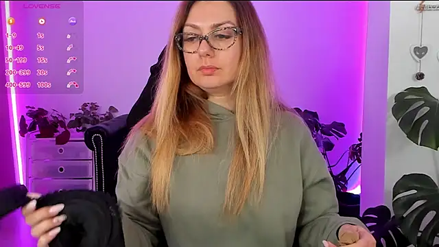 LindaWhite  online show from 02/10/25, 09:25