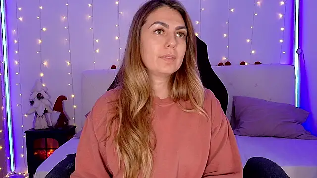 LindaWhite  online show from 12/14/25, 10:03