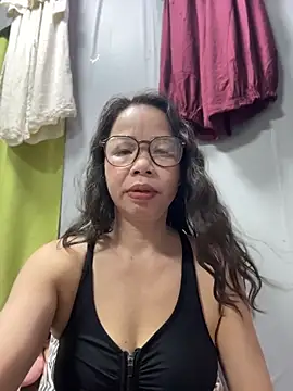 Snapshot of honghong_mother chatting on 06/22/26, 01:07 honghong mother online show from 06/22/26, 01:07