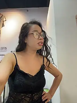 Snapshot of honghong_mother chatting on 07/14/26, 01:30 honghong mother online show from 07/14/26, 01:30