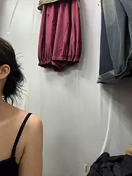 Snapshot of honghong_mother chatting on 07/15/26, 12:27 honghong mother online show from 07/15/26, 12:27