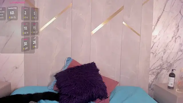 Snapshot of ChloeBelle_ chatting on 06/22/26, 12:35 ChloeBelle online show from 06/22/26, 12:35