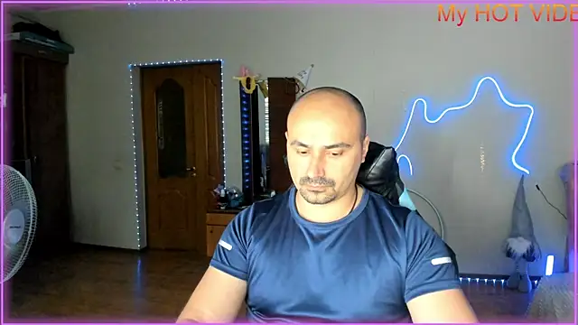 Snapshot of -SexyDaddy- chatting on 06/06/26, 04:44 -SexyDaddy- online show from 06/06/26, 04:44
