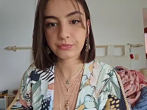 Snapshot of Juh_castro chatting on 06/24/26, 04:28 Juh castro online show from 06/24/26, 04:28
