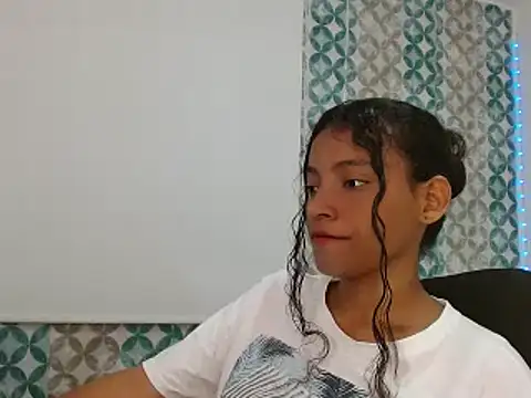 Isabellacarson online show from 06/17/26, 05:58