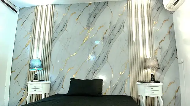 Snapshot of LizzyRaven chatting on 06/18/26, 11:47 LizzyRaven online show from 06/18/26, 11:47
