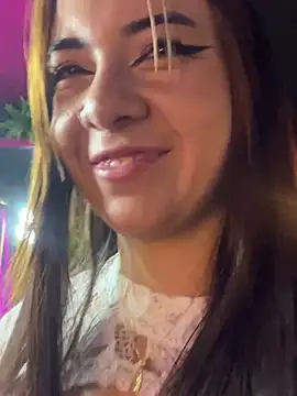 Snapshot of arilynn_ chatting on 06/28/26, 04:18 arilynn online show from 06/28/26, 04:18
