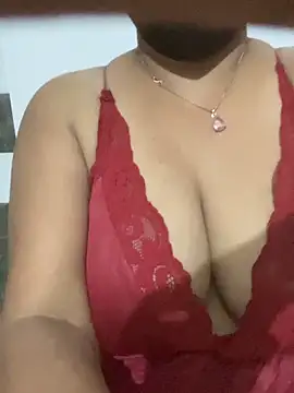 Snapshot of sexyveena chatting on 06/10/26, 11:42 sexyveena online show from 06/10/26, 11:42