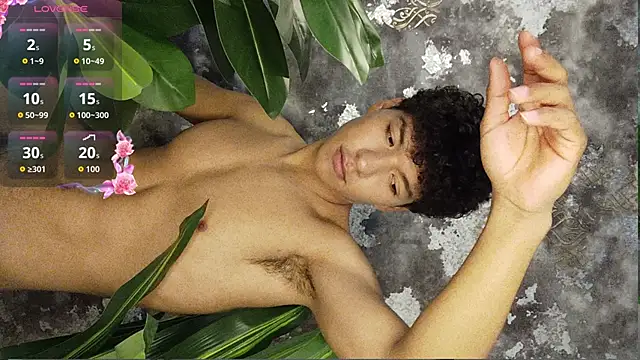 Snapshot of Maximiliano_Young chatting on 06/29/26, 12:27 Maximiliano Young online show from 06/29/26, 12:27
