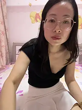 Snapshot of TangTang0530 chatting on 06/27/26, 12:22 TangTang0530 online show from 06/27/26, 12:22