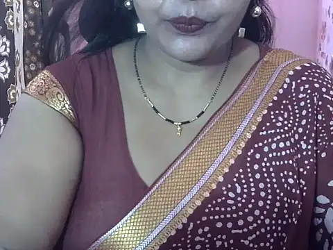 Snapshot of PRIYANKA_023 chatting on 07/18/26, 10:52 PRIYANKA 023 online show from 07/18/26, 10:52