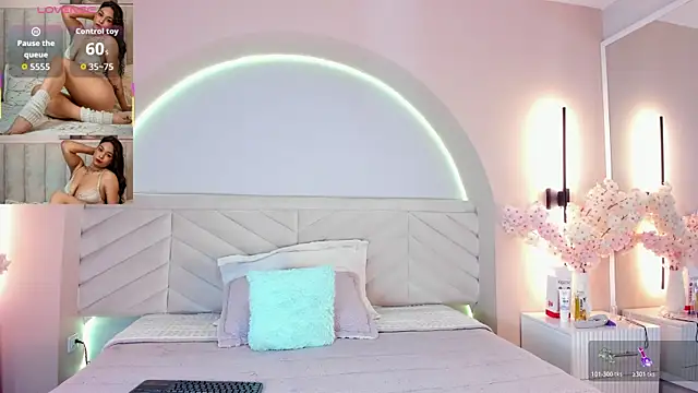 Snapshot of savina_ricci chatting on 07/05/26, 12:34 savina ricci online show from 07/05/26, 12:34
