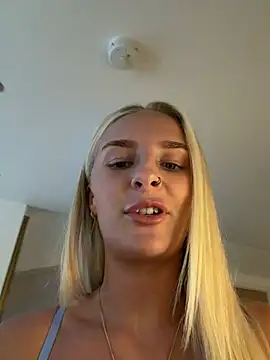 Snapshot of Millymae_ chatting on 07/02/26, 06:36 Millymae online show from 07/02/26, 06:36