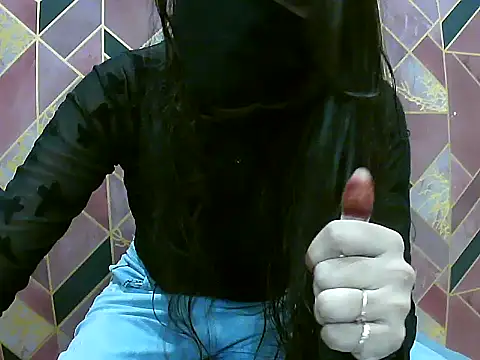 Snapshot of Hot-Roshni chatting on 06/15/26, 06:10 Hot-Roshni online show from 06/15/26, 06:10