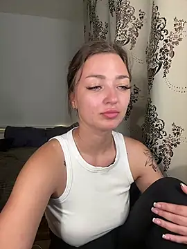 Snapshot of Arina_Babby chatting on 07/11/26, 06:21 Arina Babby online show from 07/11/26, 06:21