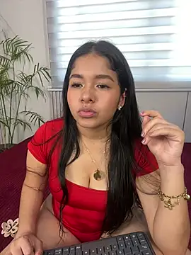 ValentinaLuciana online show from 07/27/26, 05:20