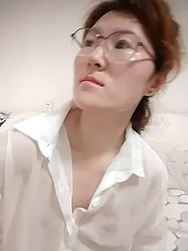 gaoyan880526 online show from 06/17/26, 10:43