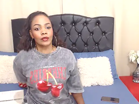 NicoleChanell04 online show from 06/07/26, 12:04