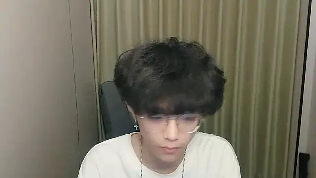 Snapshot of wssoo11 chatting on 07/06/26, 05:37 wssoo11 online show from 07/06/26, 05:37