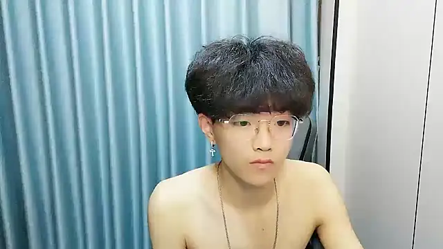 Snapshot of wssoo11 chatting on 07/12/26, 01:24 wssoo11 online show from 07/12/26, 01:24