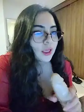 Snapshot of Roxxy_Sade chatting on 07/03/26, 01:45 Roxxy Sade online show from 07/03/26, 01:45