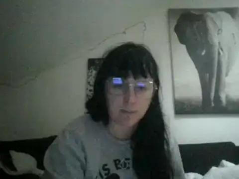 Snapshot of sexujuly88 chatting on 12/10/24, 08:19 sexujuly88 online show from 12/10/24, 08:19