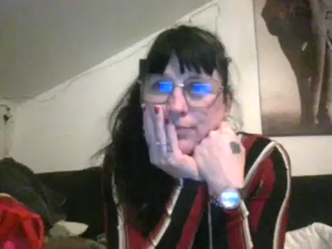 Snapshot of sexujuly88 chatting on 12/13/24, 10:34 sexujuly88 online show from 12/13/24, 10:34