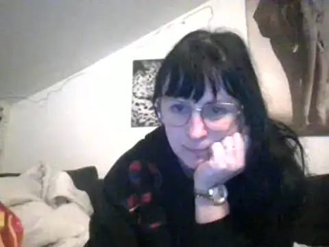 Snapshot of sexujuly88 chatting on 12/16/24, 10:34 sexujuly88 online show from 12/16/24, 10:34