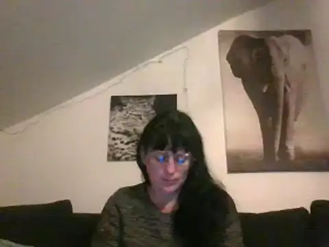 Snapshot of sexujuly88 chatting on 12/19/24, 10:21 sexujuly88 online show from 12/19/24, 10:21