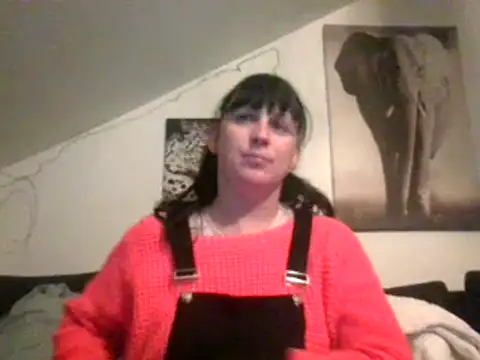 Snapshot of sexujuly88 chatting on 01/03/25, 10:19 sexujuly88 online show from 01/03/25, 10:19