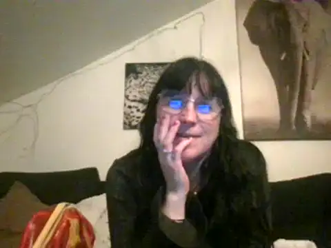 Snapshot of sexujuly88 chatting on 01/04/25, 10:45 sexujuly88 online show from 01/04/25, 10:45