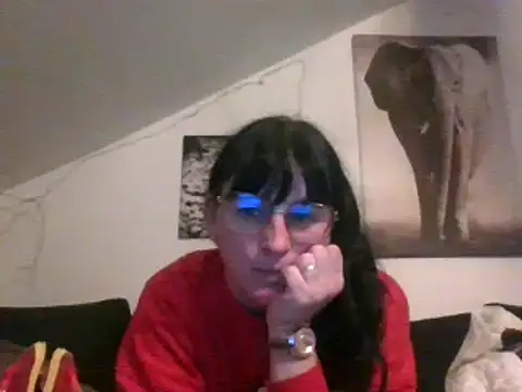 Snapshot of sexujuly88 chatting on 01/08/25, 10:27 sexujuly88 online show from 01/08/25, 10:27